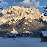 Alpstuga Schneehaus *